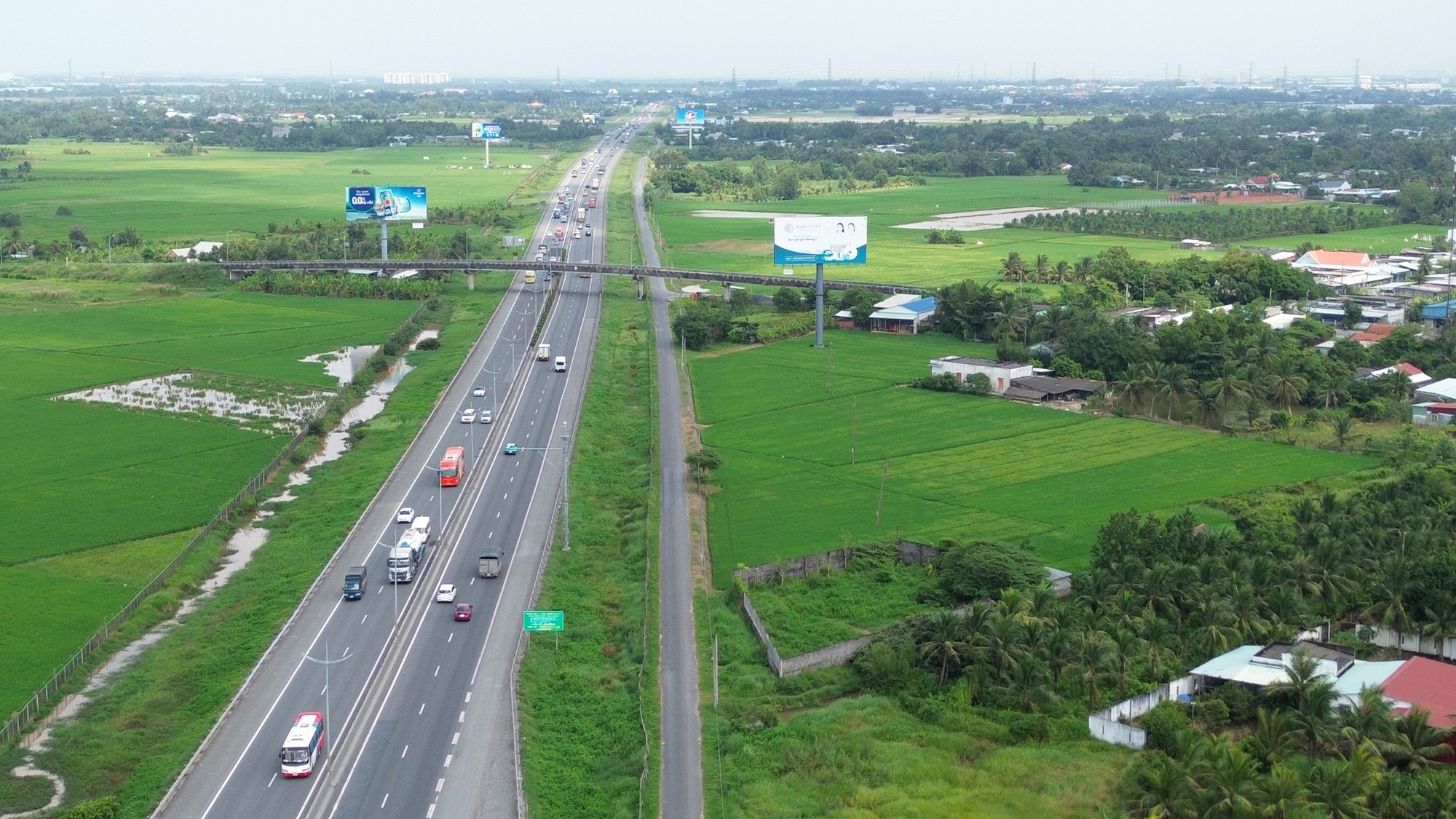 Giao th&ocirc;ng tr&ecirc;n cao tốc TP.HCM - Trung Lương ra sao sau gần 1 th&aacute;ng th&iacute; điểm ph&acirc;n l&agrave;n?- Ảnh 4.