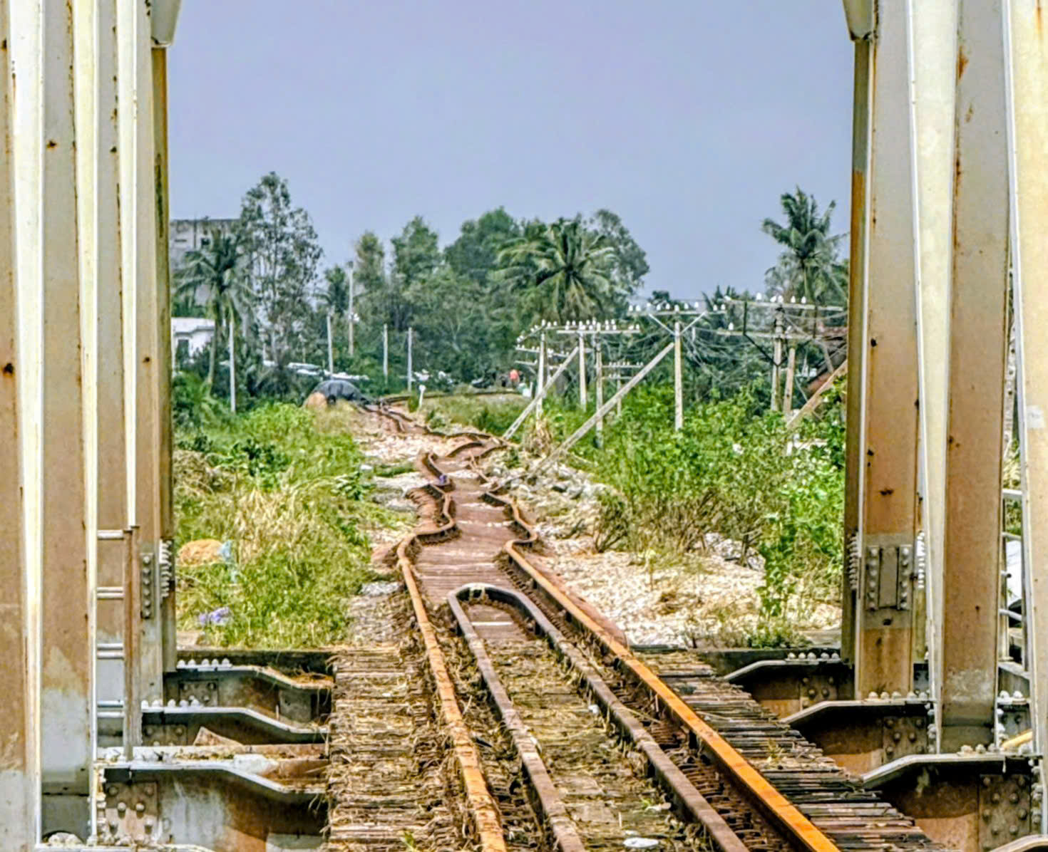 Trước 27/11 khắc phục xong hơn 60 điểm sạt lở tr&ecirc;n tuyến đường sắt Bắc - Nam- Ảnh 2.