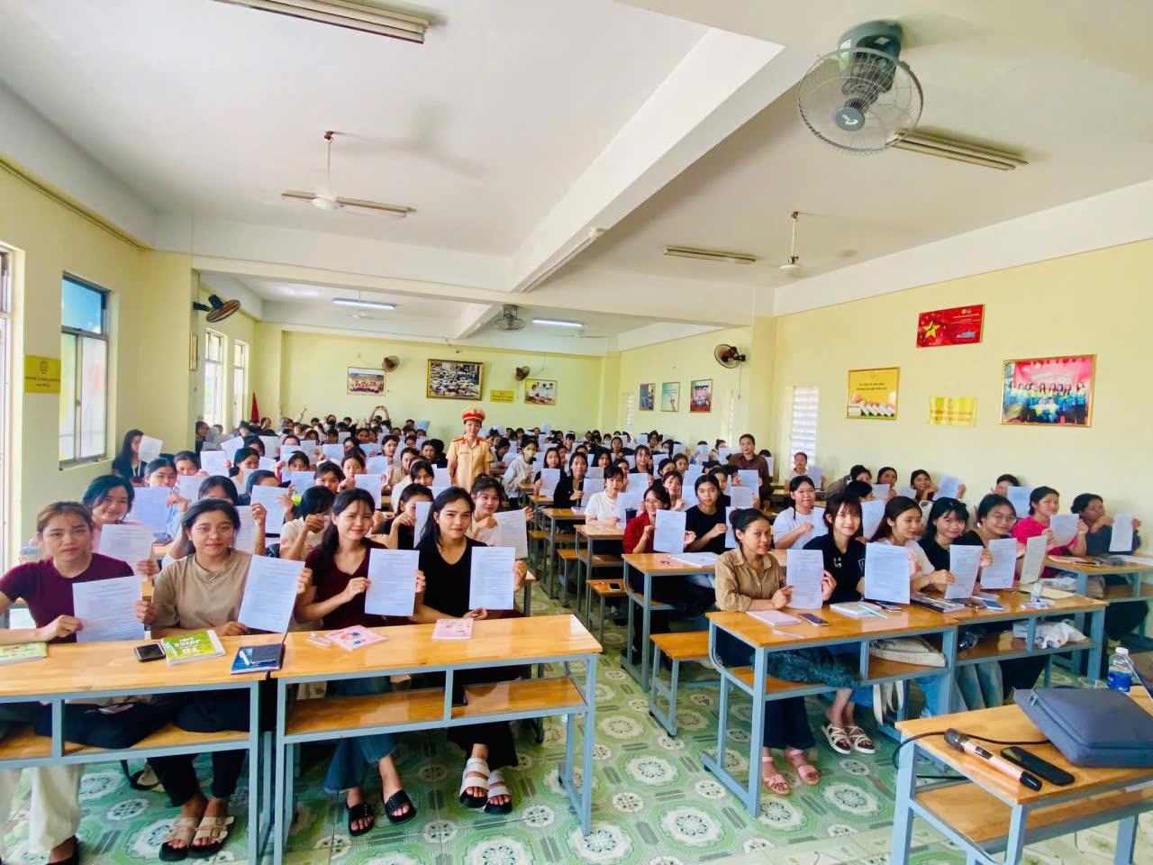 Hơn 55.000 học sinh, sinh vi&ecirc;n Đ&agrave; Nẵng được tuy&ecirc;n truyền trực tiếp về an to&agrave;n giao th&ocirc;ng- Ảnh 3.