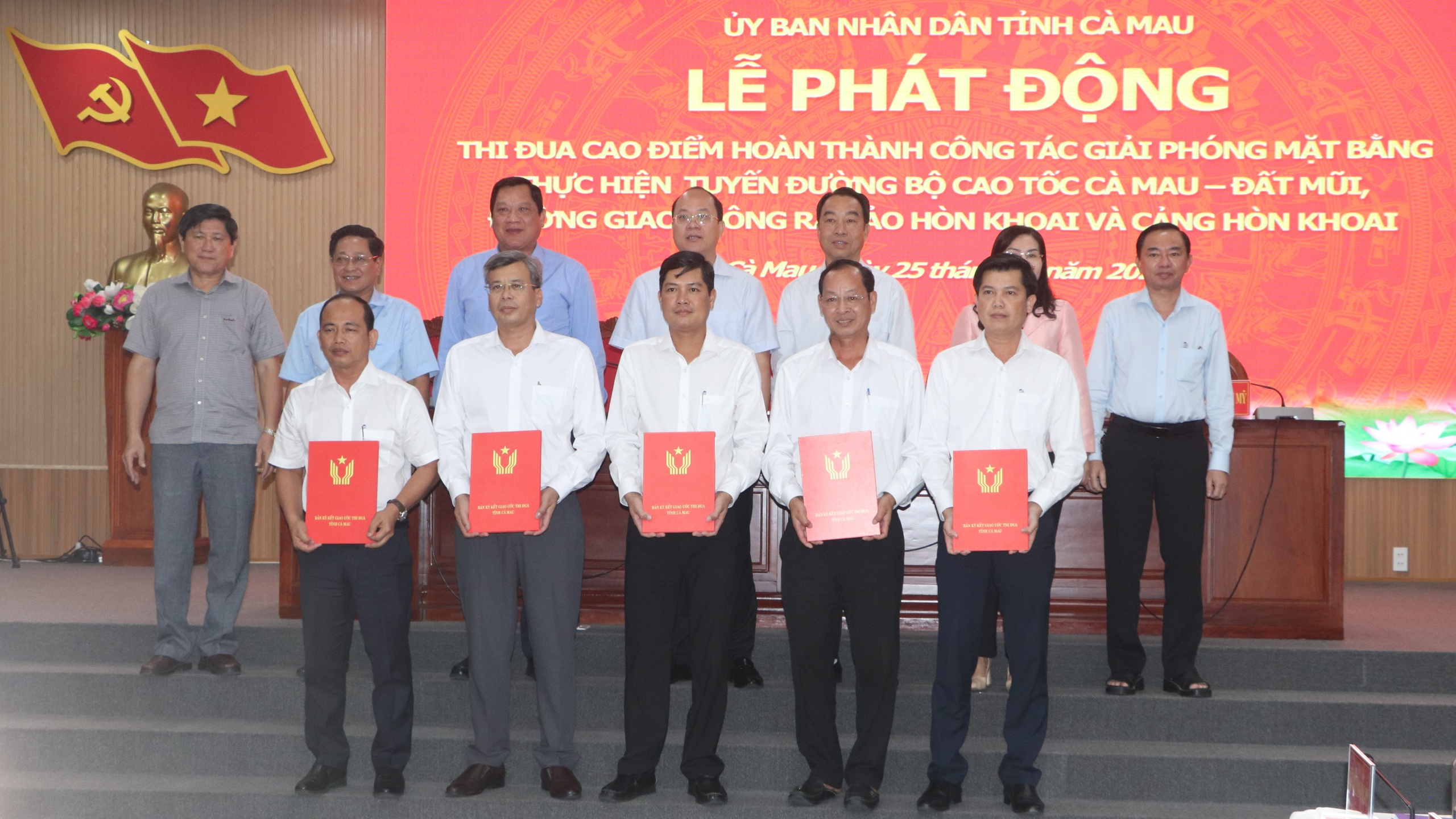 Ph&aacute;t động thi đua cao điểm giải ph&oacute;ng mặt bằng cao tốc C&agrave; Mau - Đất Mũi, cảng H&ograve;n Khoai- Ảnh 2.