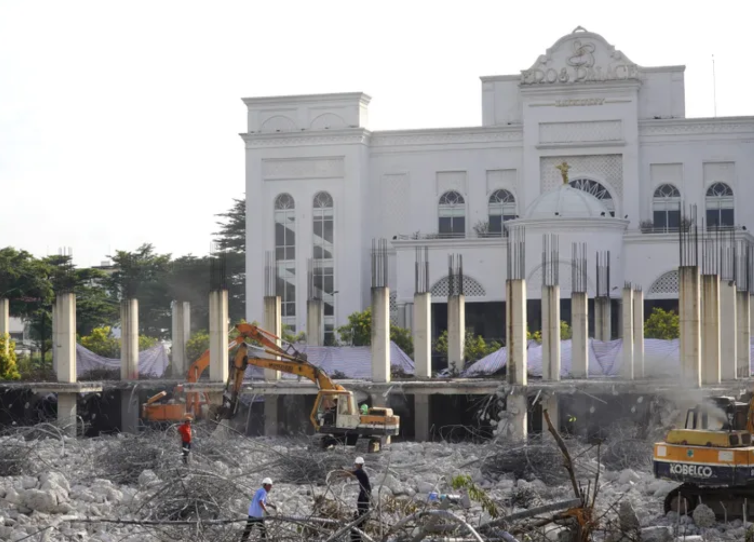 Đồng Nai: Trước 5/12 th&aacute;o dỡ to&agrave;n bộ c&ocirc;ng tr&igrave;nh x&acirc;y dựng tr&aacute;i ph&eacute;p ở khu đất 72ha- Ảnh 1.