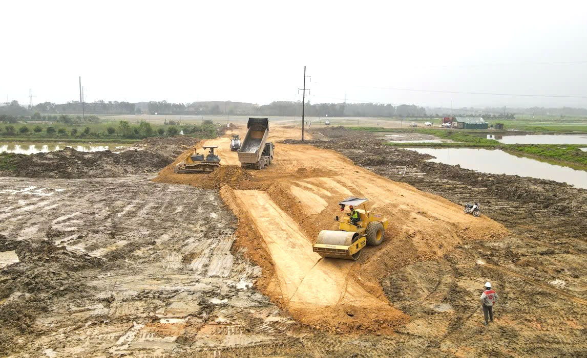 H&agrave; Tĩnh: Gỡ "n&uacute;t thắt" nguồn cung vật liệu x&acirc;y dựng, tăng tốc c&aacute;c dự &aacute;n hạ tầng trọng điểm- Ảnh 2.