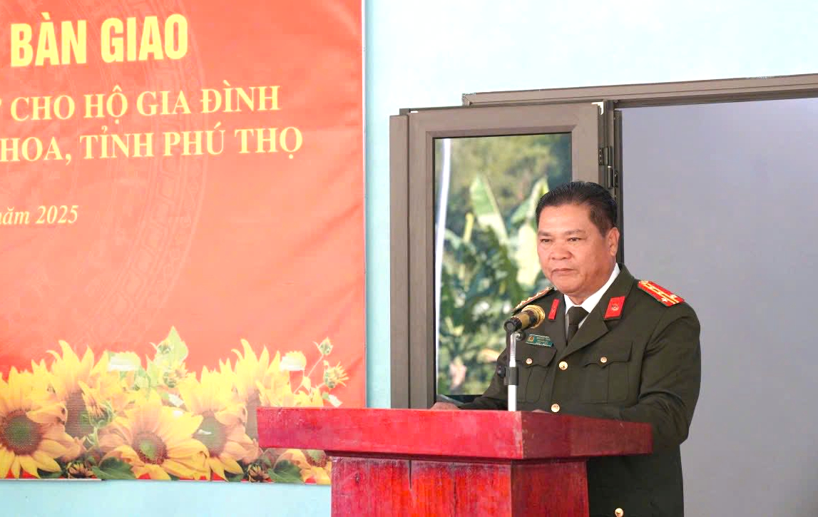 Bộ Công an trao nhà tình nghĩa cho hộ dân khó khăn tại xã Mường Hoa, Phú Thọ- Ảnh 2. Bộ Công an trao nhà tình nghĩa cho hộ dân khó khăn tại xã Mường Hoa, Phú Thọ- Ảnh 2.