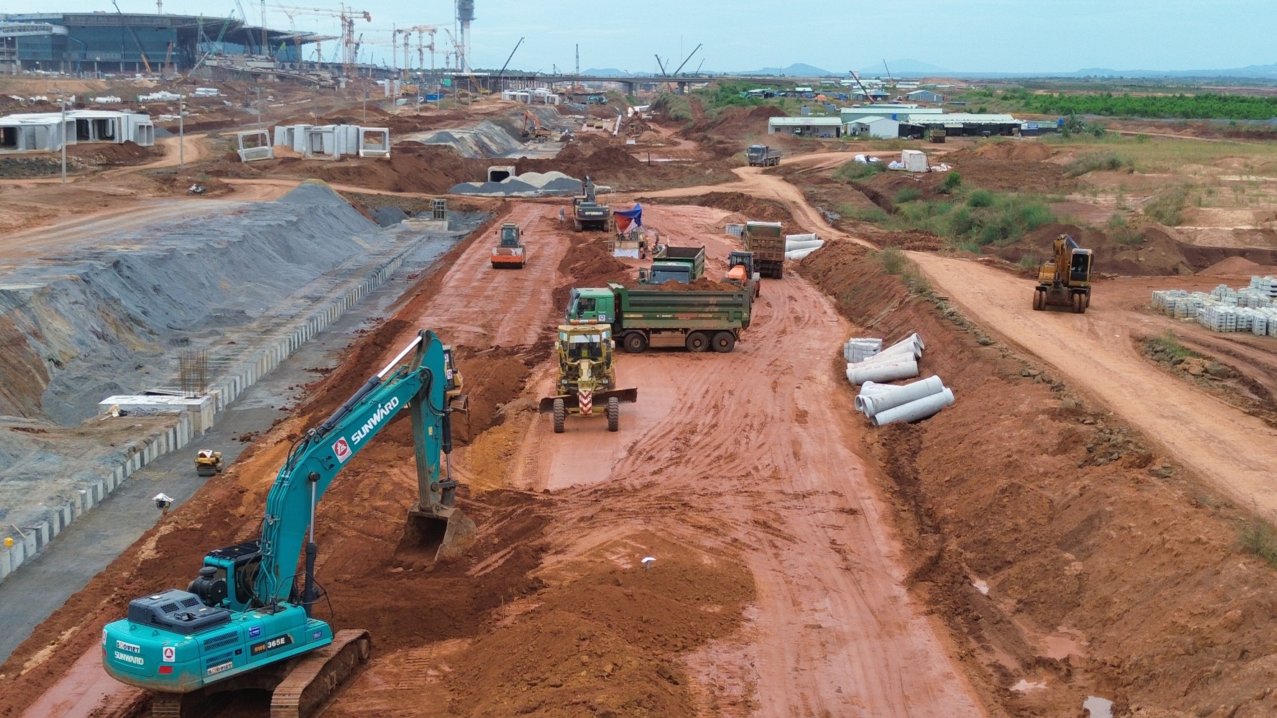 Nh&agrave; thầu tăng tốc nhiều hạng mục phục vụ đ&oacute;n chuyến bay đầu ti&ecirc;n tại s&acirc;n bay Long Th&agrave;nh- Ảnh 1.