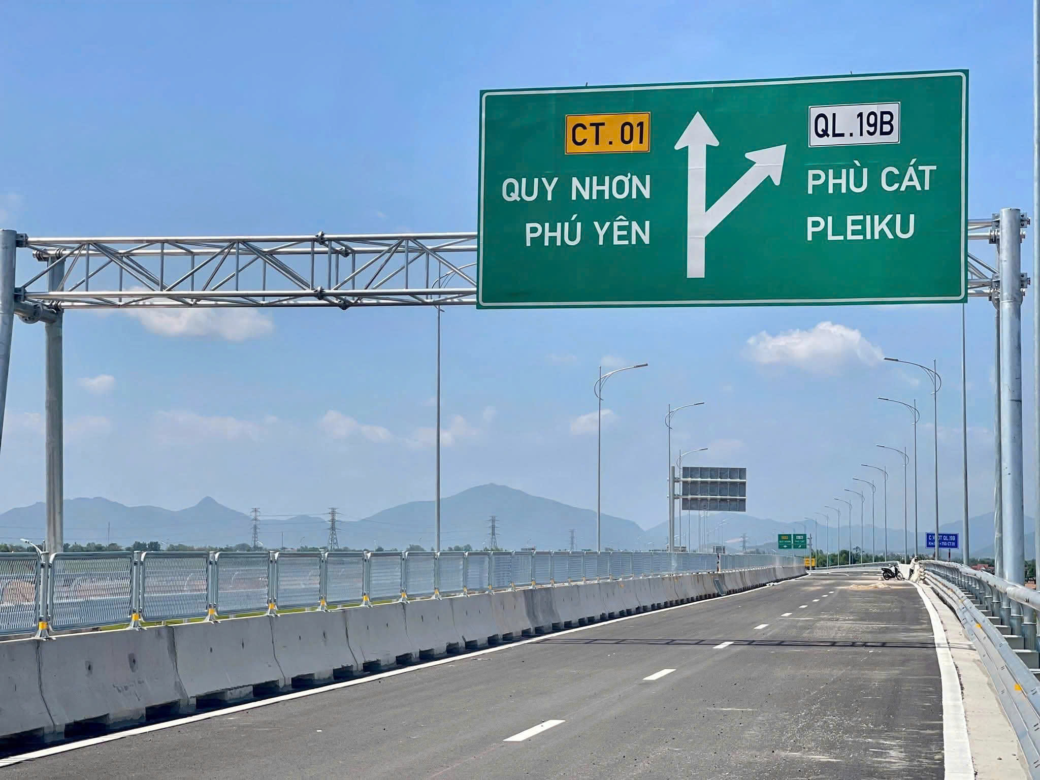 Chạy nước r&uacute;t th&ocirc;ng xe cao tốc Ho&agrave;i Nhơn - Quy Nhơn- Ảnh 1.