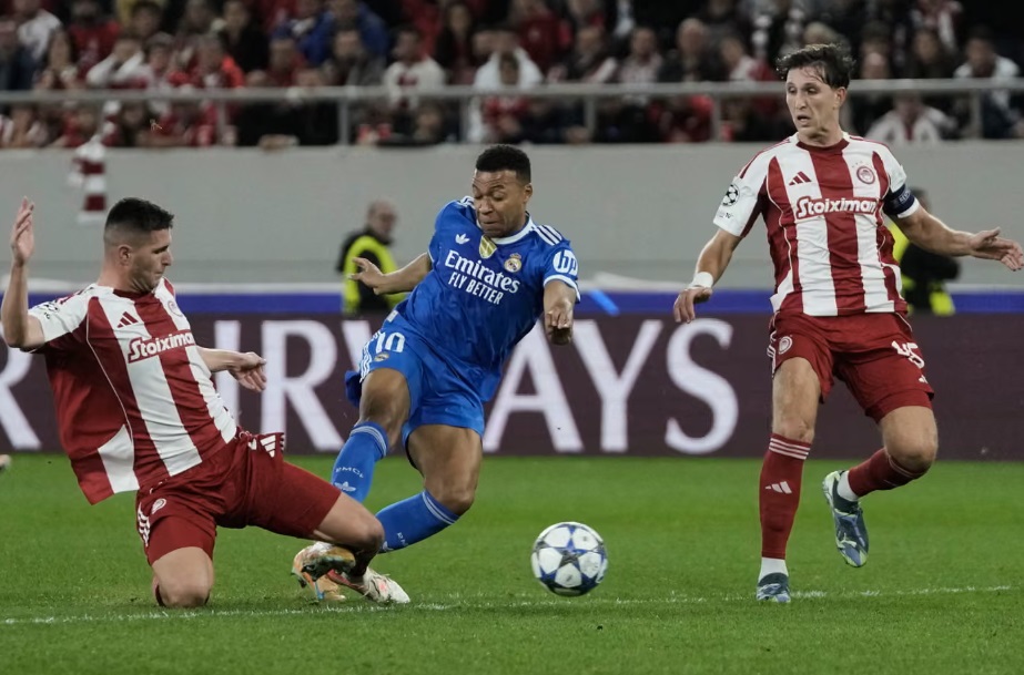 Mbappe tỏa s&aacute;ng, Real Madrid lội ngược đ&aacute;nh bại Olympiakos- Ảnh 2.
