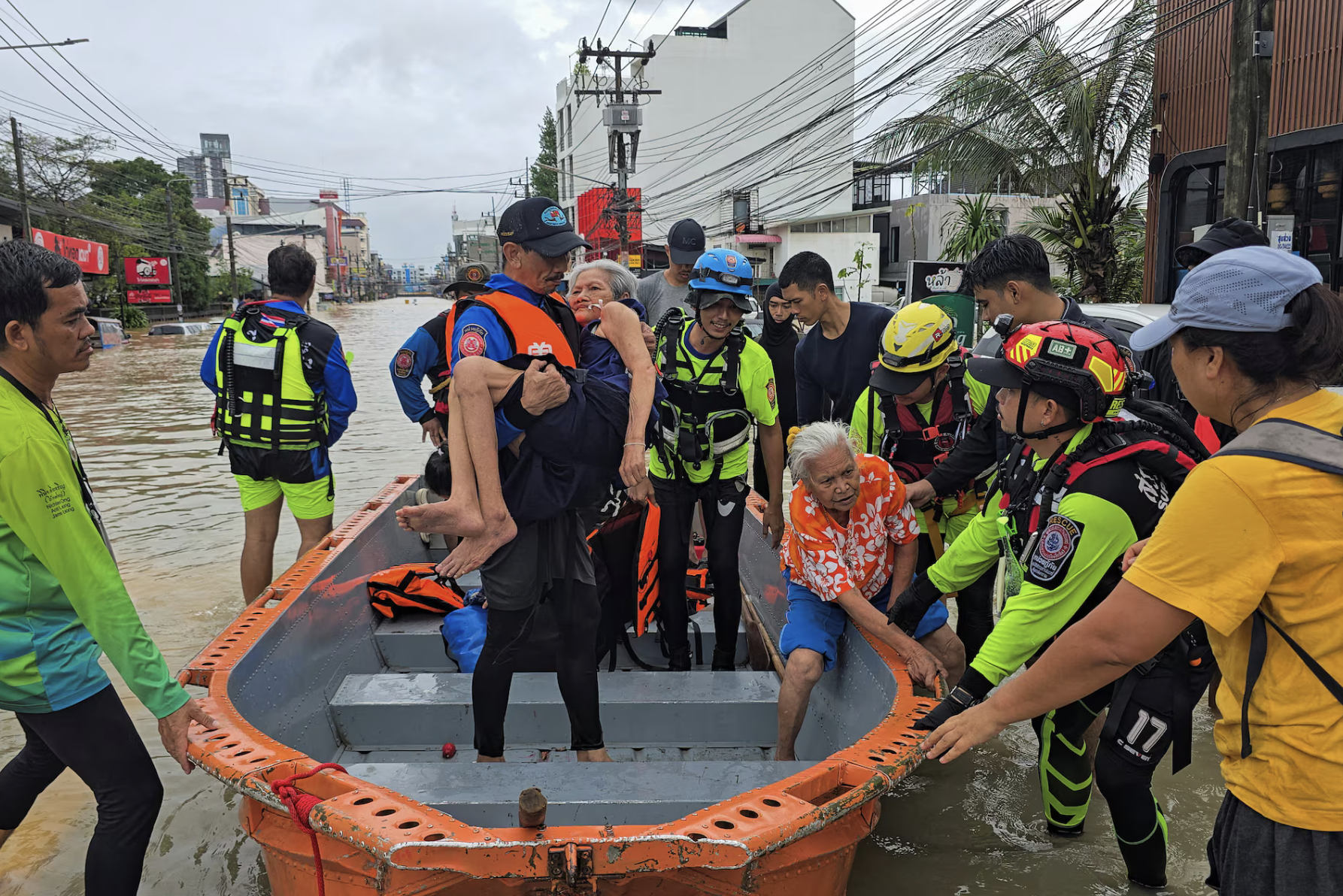 Lũ lụt nghi&ecirc;m trọng tại Th&aacute;i Lan, 33 người tử vong- Ảnh 2.