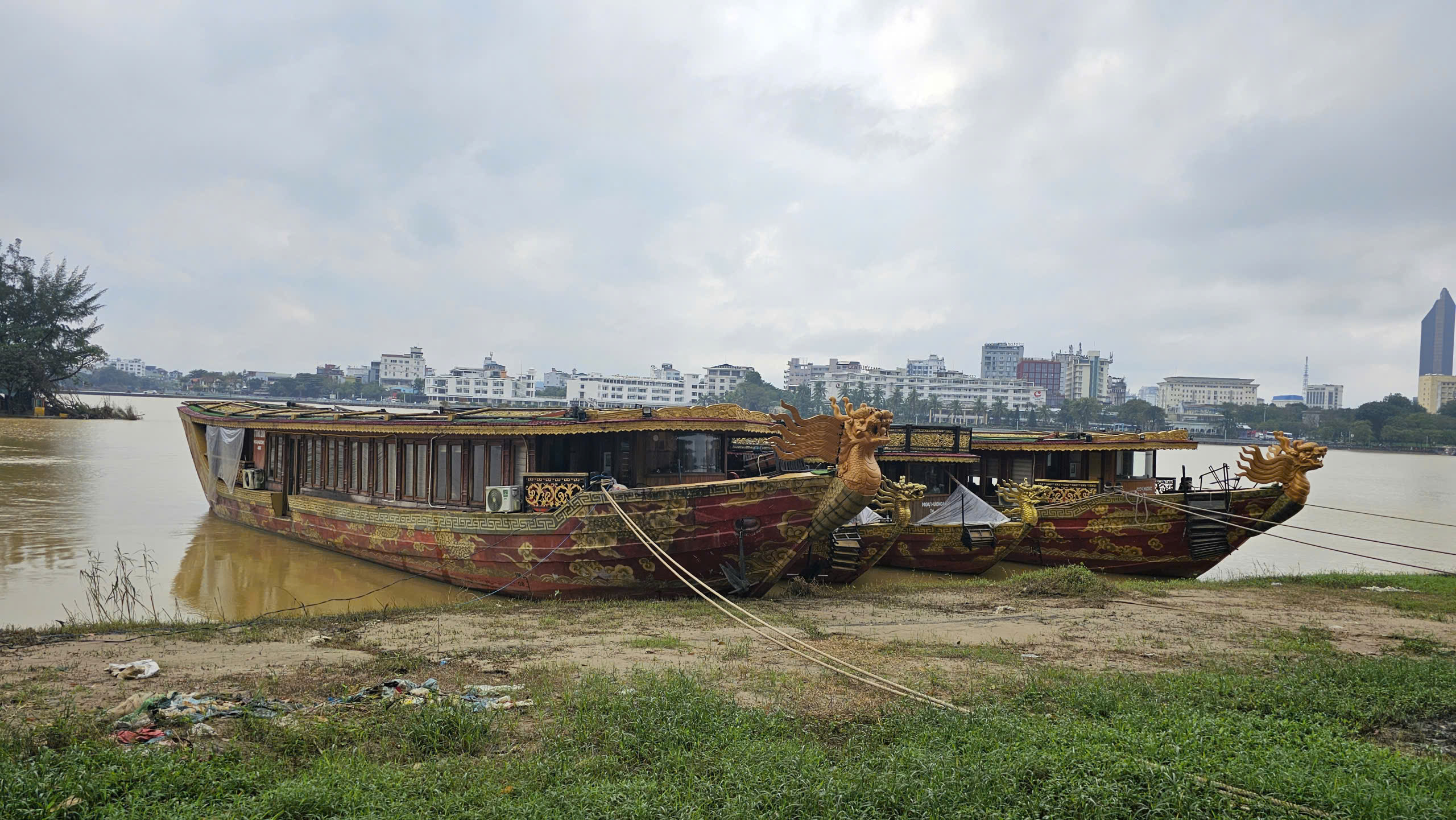 Huế: N&acirc;ng cao hiệu quả quản l&yacute; an to&agrave;n bến thủy nội địa- Ảnh 1.