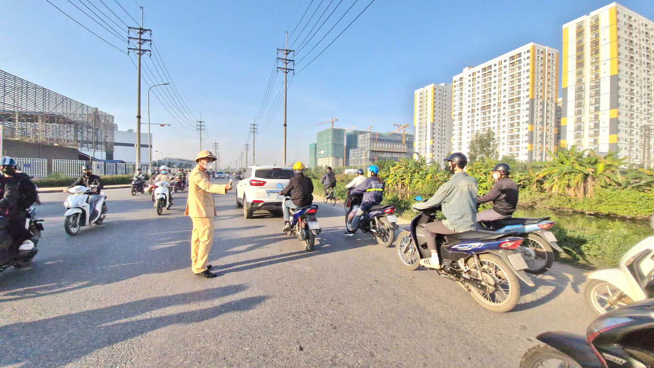 Triển khai nhiều giải ph&aacute;p giảm &ugrave;n tắc giao th&ocirc;ng qua khu c&ocirc;ng nghiệp Bắc Ninh- Ảnh 6.