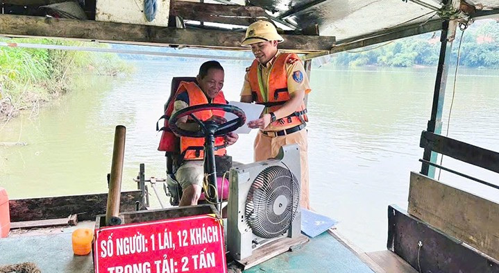 Tuy&ecirc;n Quang đảm bảo an to&agrave;n giao th&ocirc;ng, hạn chế tai nạn đường thủy- Ảnh 2.