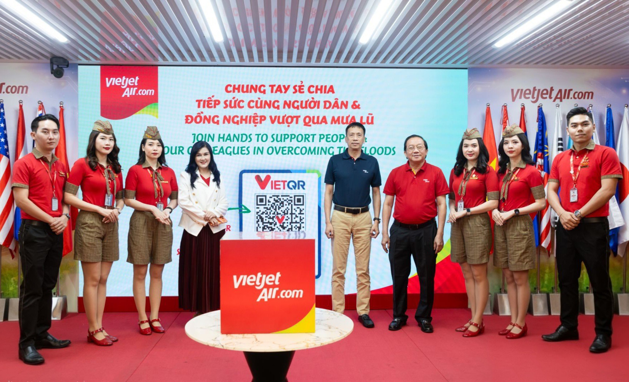 Những chuyến bay Vietjet chở đầy y&ecirc;u thương- Ảnh 4.