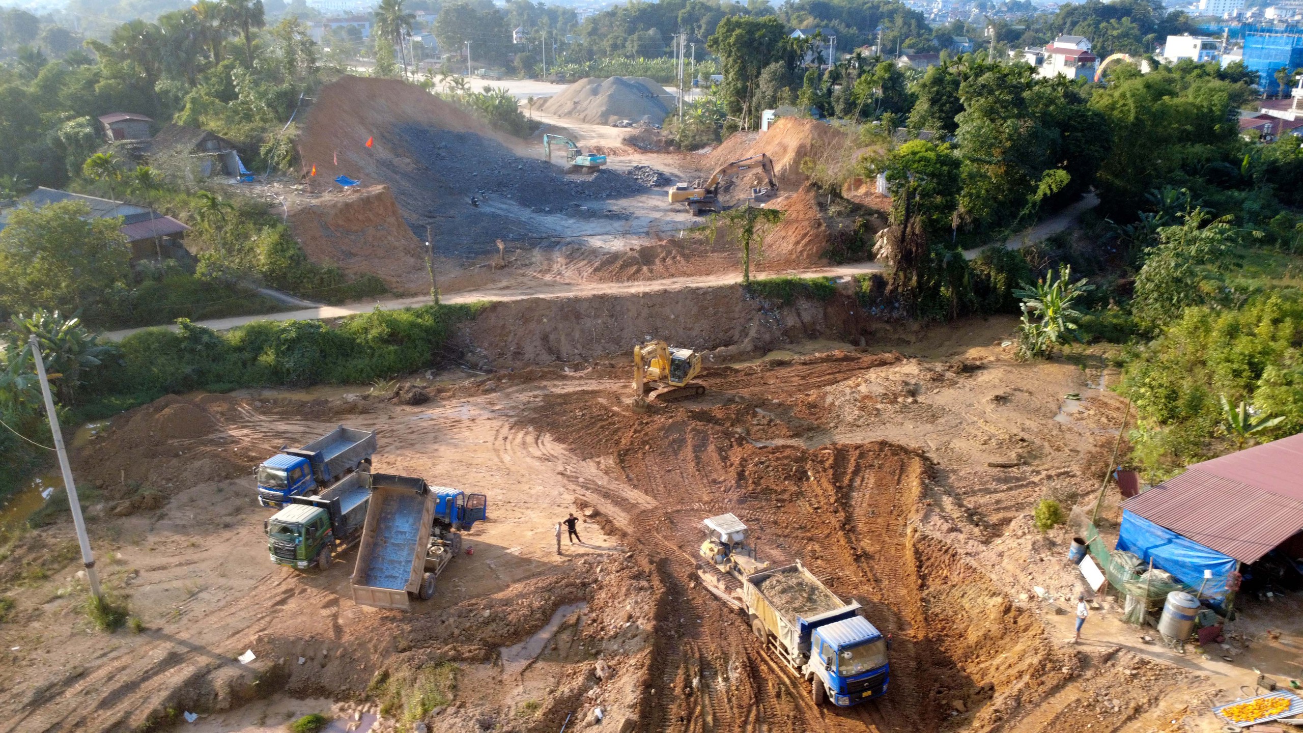 Tuyến đường hơn 500 tỷ đồng ở L&agrave;o Cai thi c&ocirc;ng "3 ca 4 k&iacute;p" để th&ocirc;ng tuyến trước 31/12- Ảnh 6.