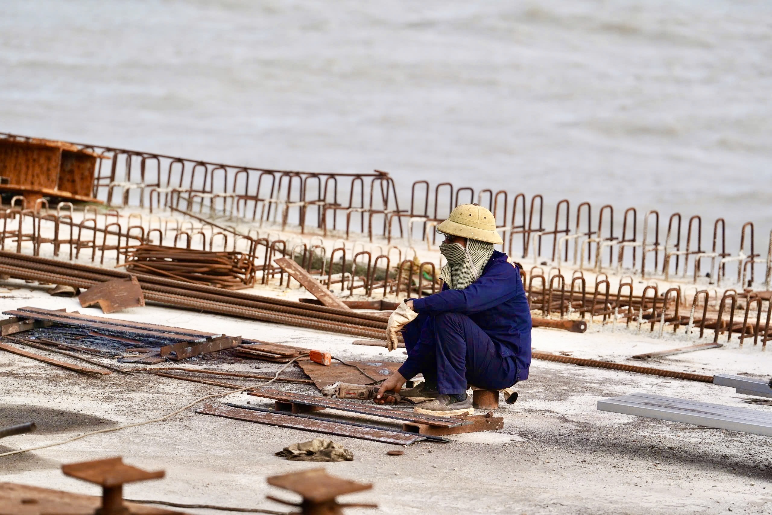 Men v&aacute;ch n&uacute;i, chạy dọc biển bắc cầu cạn mở rộng trục ven biển nối TP.HCM - L&acirc;m Đồng- Ảnh 8.