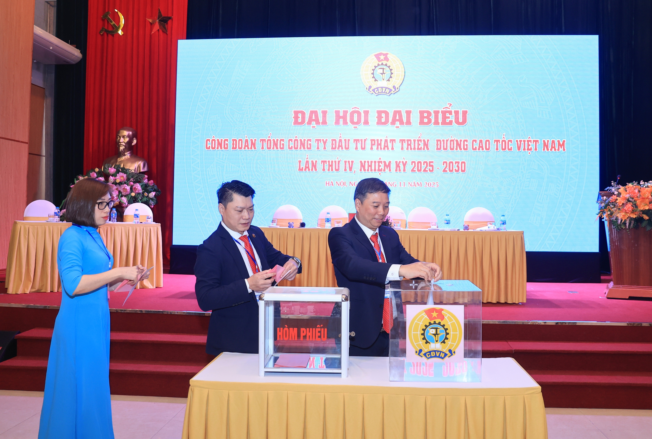 C&ocirc;ng đo&agrave;n VEC: X&acirc;y dựng m&ocirc;i trường l&agrave;m việc đo&agrave;n kết, th&acirc;n thiện, chuy&ecirc;n nghiệp- Ảnh 6.