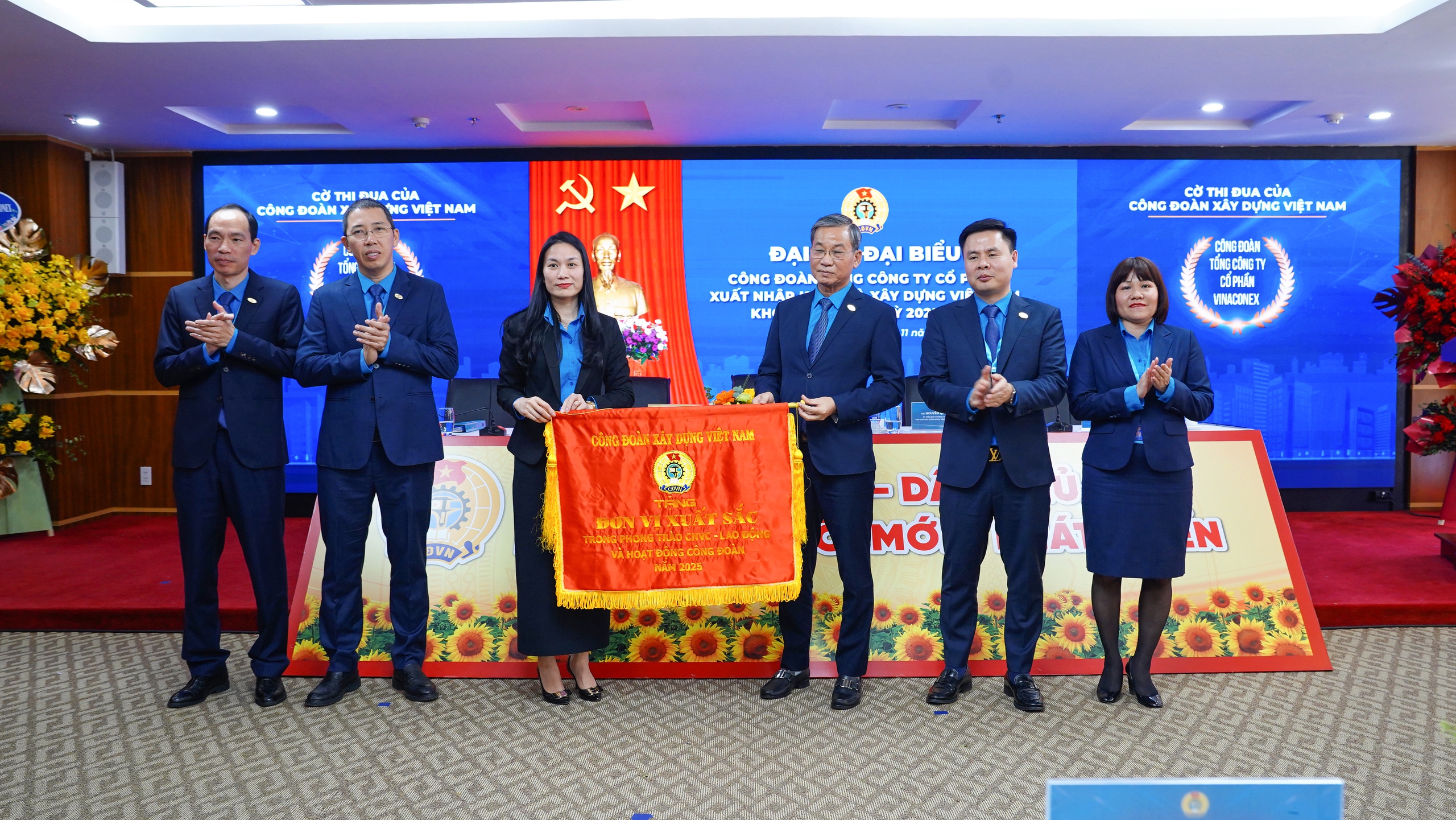 VINACONEX bứt ph&aacute; mạnh mẽ, C&ocirc;ng đo&agrave;n giữ vững vai tr&ograve; đồng h&agrave;nh c&ugrave;ng người lao động- Ảnh 3.