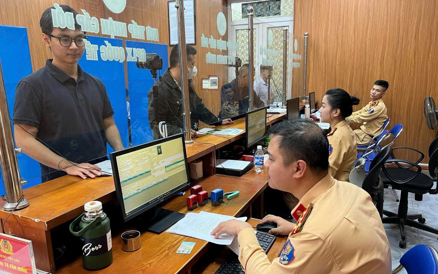 Đề xuất cấp giấy ph&eacute;p l&aacute;i xe điện tử, giảm tối đa thời gian cấp đổi