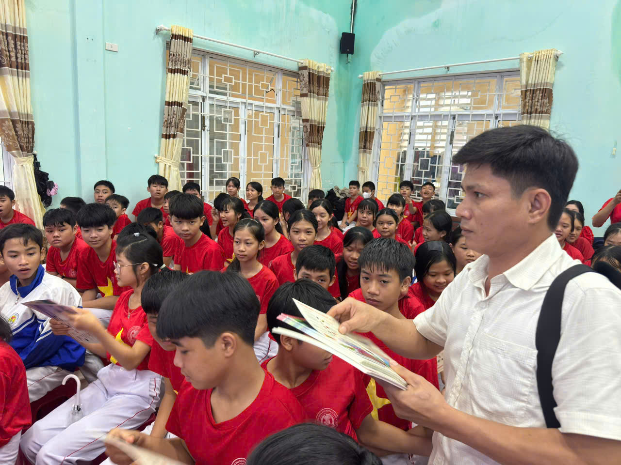 X&acirc;y dựng h&agrave;nh lang an to&agrave;n đường sắt bắt đầu từ n&acirc;ng cao &yacute; thức người d&acirc;n- Ảnh 1.