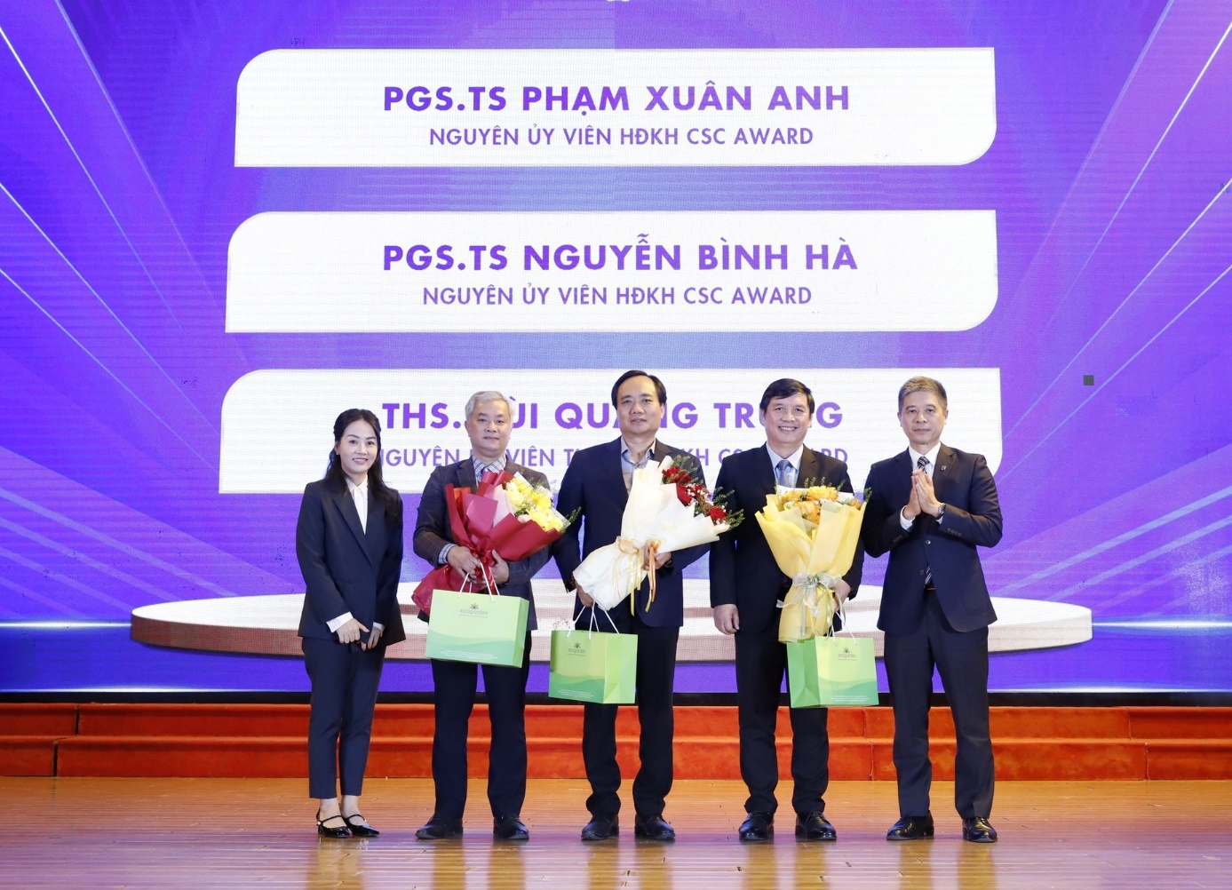 Giải thưởng CSC Award lần thứ 13: T&ocirc;n vinh sinh vi&ecirc;n xuất sắc ng&agrave;nh X&acirc;y dựng- Ảnh 2.