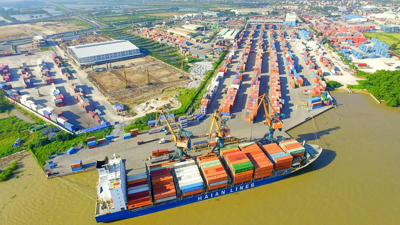 Khuyến kh&iacute;ch ph&aacute;t triển đội t&agrave;u biển mang cờ quốc tịch Việt Nam- Ảnh 1.
