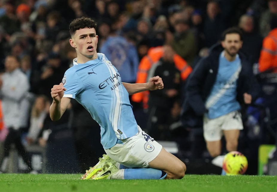 Foden tỏa s&aacute;ng, Man City thắng nghẹt thở Leeds tại Etihad - Ảnh 2.