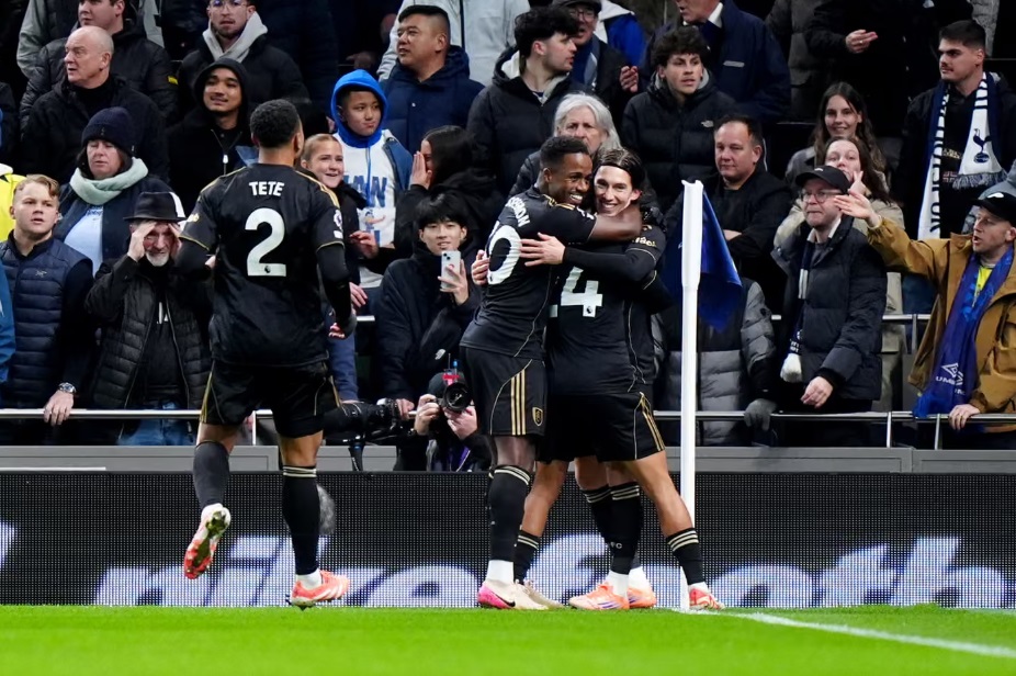 Đánh bại Tottenham, Fulham có chiến thắng đầu tiên trên sân khách- Ảnh 1. Đánh bại Tottenham, Fulham có chiến thắng đầu tiên trên sân khách- Ảnh 1.