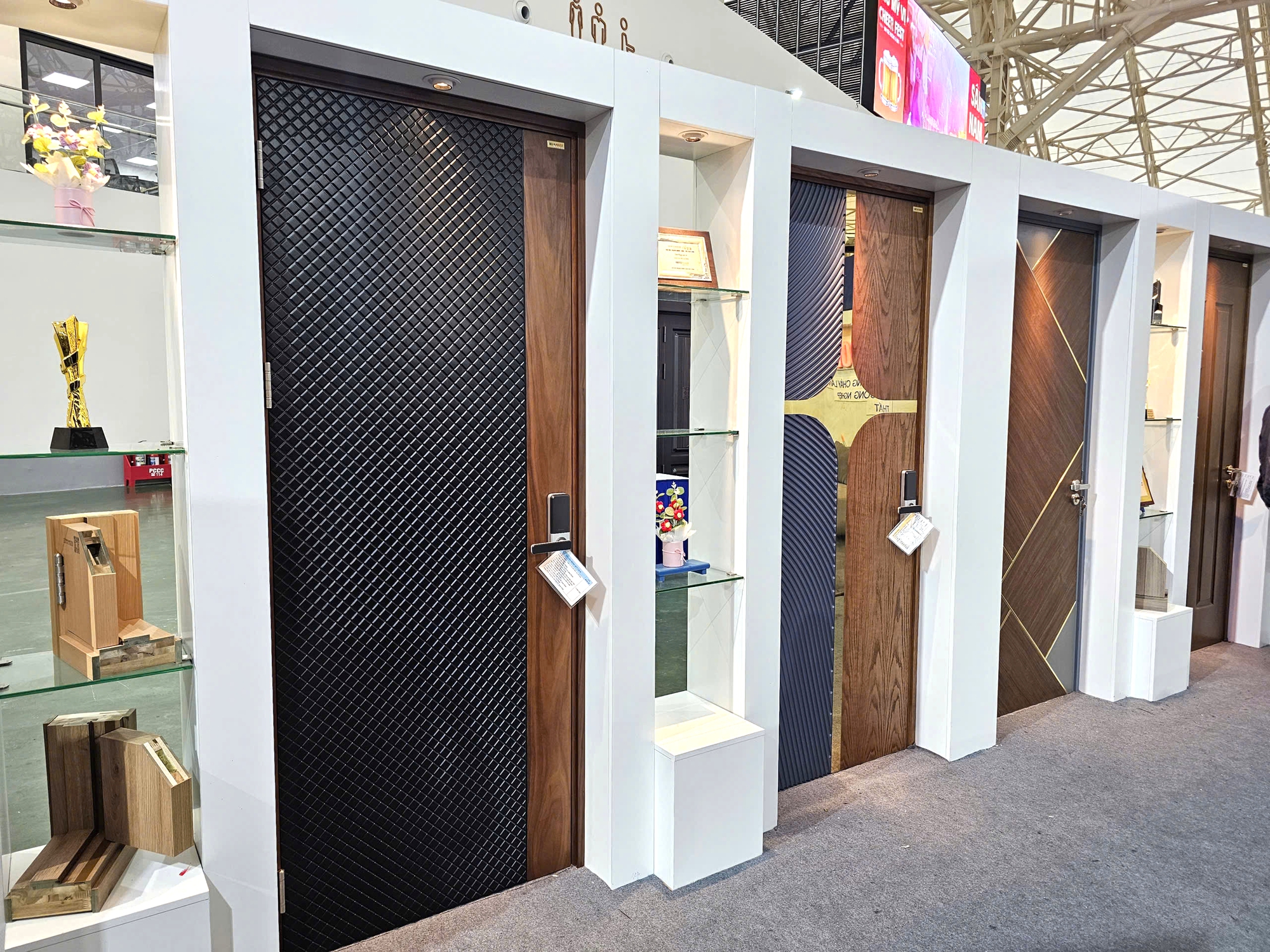 Ngành cửa mang gì tới Hội chợ Mùa Thu 2025?- Ảnh 10. Ngành cửa mang gì tới Hội chợ Mùa Thu 2025?- Ảnh 10.