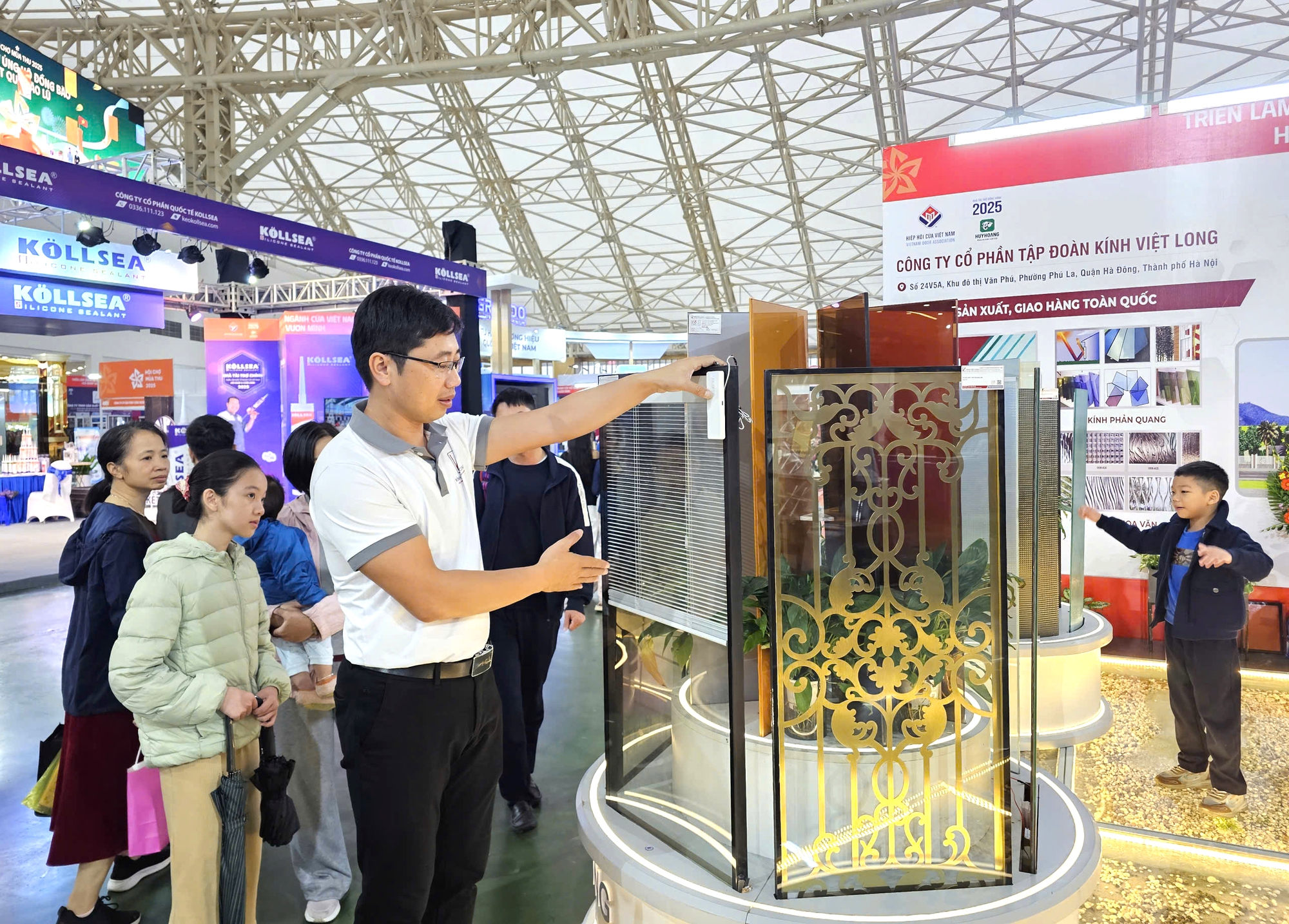 Ngành cửa mang gì tới Hội chợ Mùa Thu 2025?- Ảnh 11. Ngành cửa mang gì tới Hội chợ Mùa Thu 2025?- Ảnh 11.