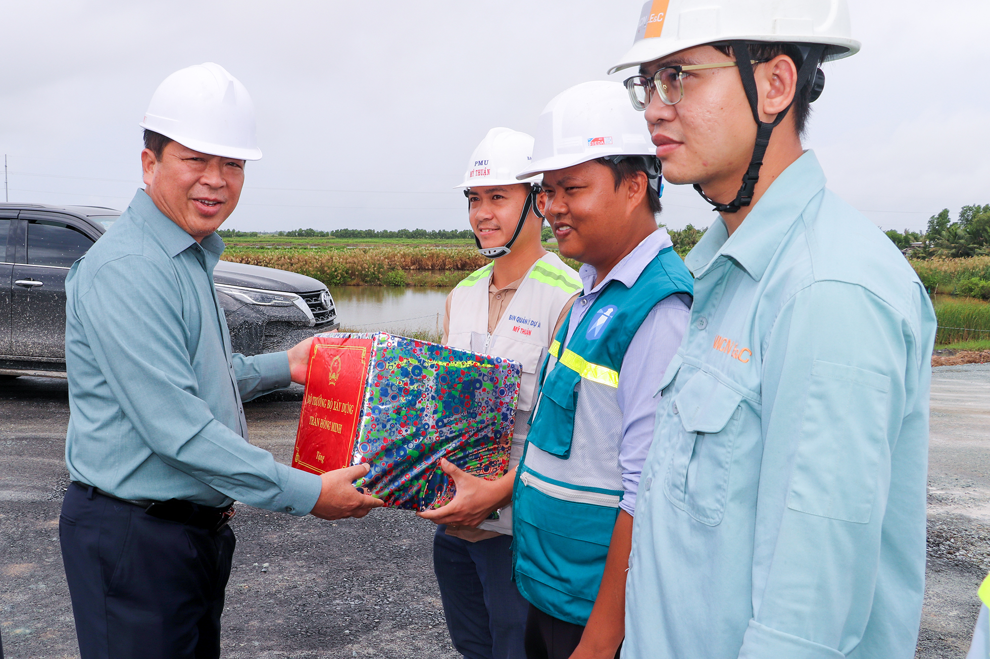 Bộ trưởng Trần Hồng Minh: Dốc toàn lực nối thông "mảnh ghép" cuối cùng cao tốc Bắc - Nam- Ảnh 7. Bộ trưởng Trần Hồng Minh: Dốc toàn lực nối thông "mảnh ghép" cuối cùng cao tốc Bắc - Nam- Ảnh 7.
