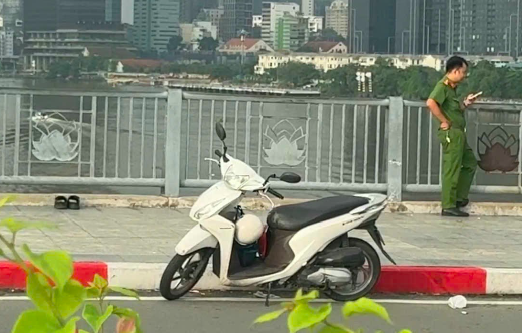 TP.HCM: Nghi bị lừa 200 triệu đồng, nam sinh nhảy cầu Thủ Thi&ecirc;m 1- Ảnh 1.