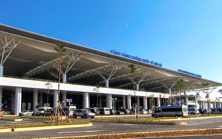 C&aacute;c cảng h&agrave;ng kh&ocirc;ng Nội B&agrave;i hay T&acirc;n Sơn Nhất đều chưa c&oacute; kết nối với hệ thống đường sắt đ&ocirc; thị.