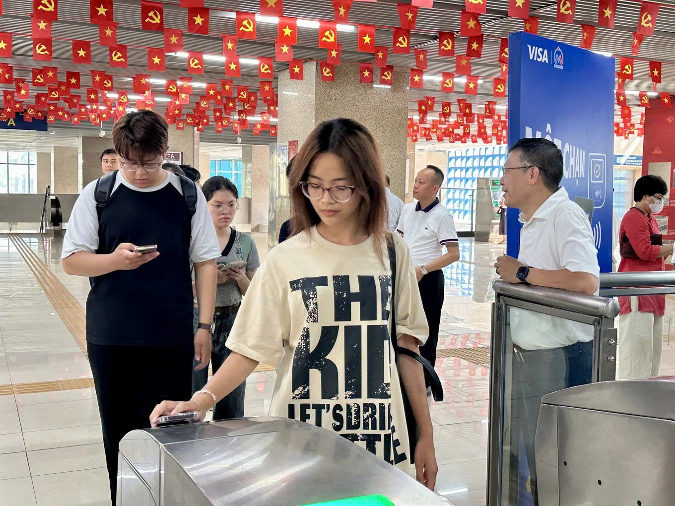 Kh&aacute;ch đi t&agrave;u C&aacute;t Linh - H&agrave; Đ&ocirc;ng sẽ sử dụng hệ thống so&aacute;t v&eacute; định danh, sinh trắc học- Ảnh 1.