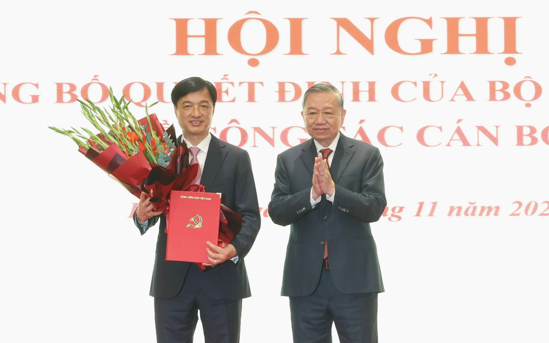 &Ocirc;ng Nguyễn Duy Ngọc l&agrave;m B&iacute; thư Th&agrave;nh ủy H&agrave; Nội