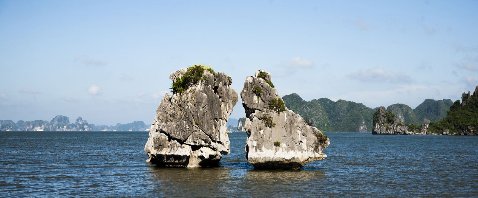 Quảng Ninh thành lập Ban quản lý Di sản thế giới Vịnh Hạ Long - Yên Tử- Ảnh 1. Quảng Ninh thành lập Ban quản lý Di sản thế giới Vịnh Hạ Long - Yên Tử- Ảnh 1.