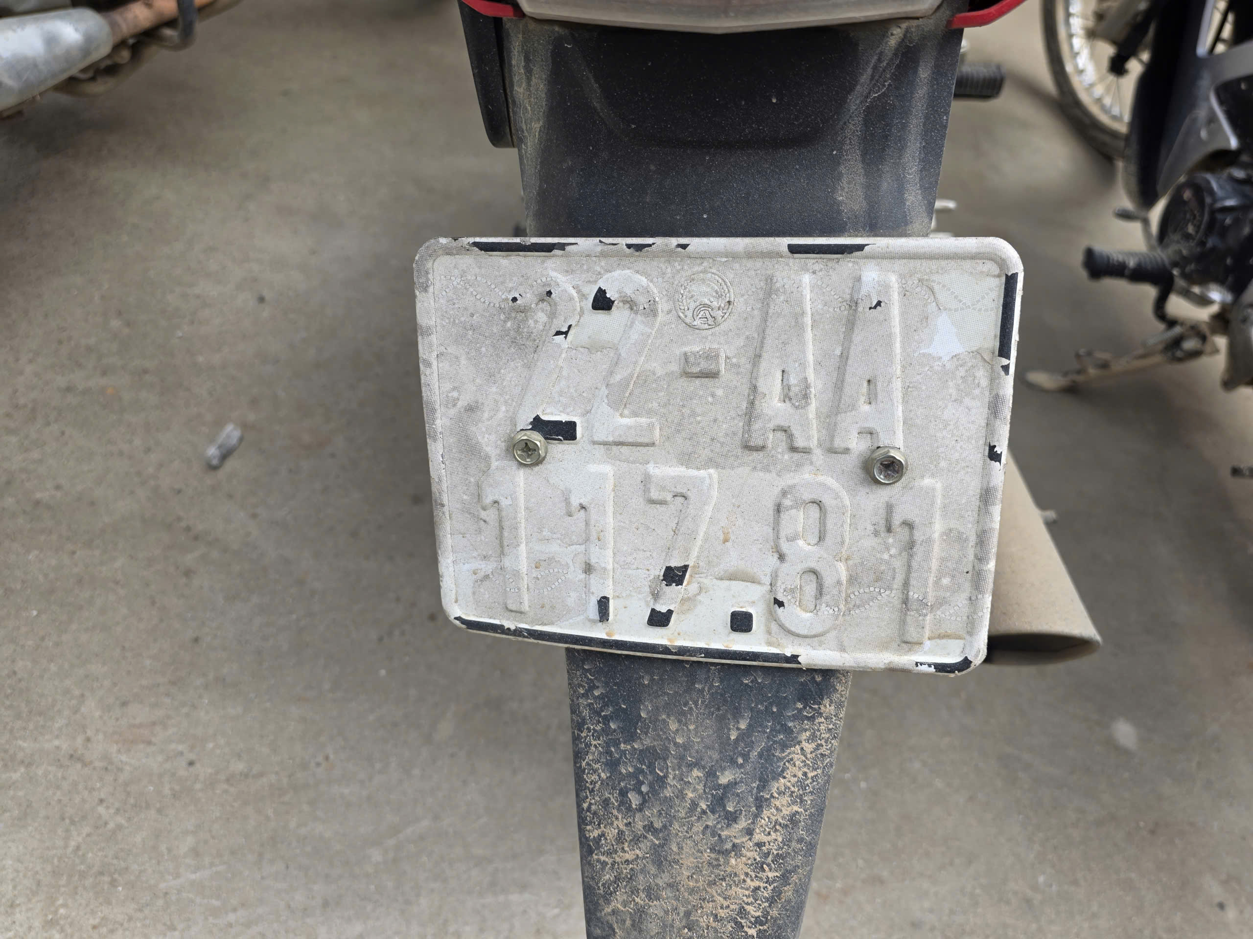 CSGT Tuyên Quang chỉ rõ những lỗi vi phạm ngay tại nhà xe của trường- Ảnh 5. CSGT Tuyên Quang chỉ rõ những lỗi vi phạm ngay tại nhà xe của trường- Ảnh 5.