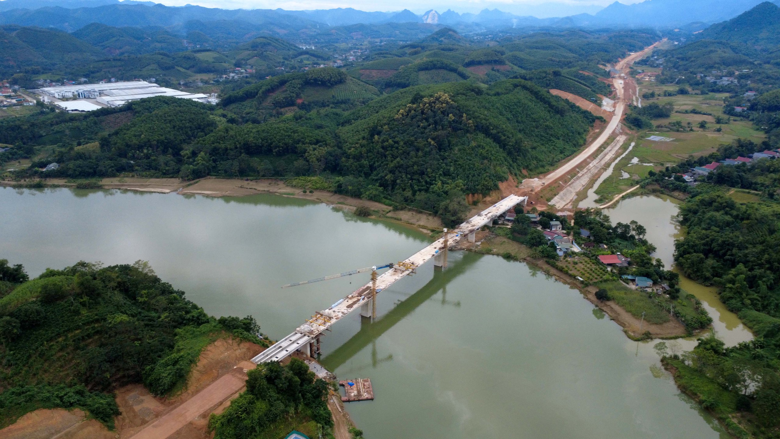 Hơn 600 ngày để cầu Hàm Yên trên cao tốc Tuyên Quang - Hà Giang sẵn sàng hợp long- Ảnh 20. Hơn 600 ngày để cầu Hàm Yên trên cao tốc Tuyên Quang - Hà Giang sẵn sàng hợp long- Ảnh 20.