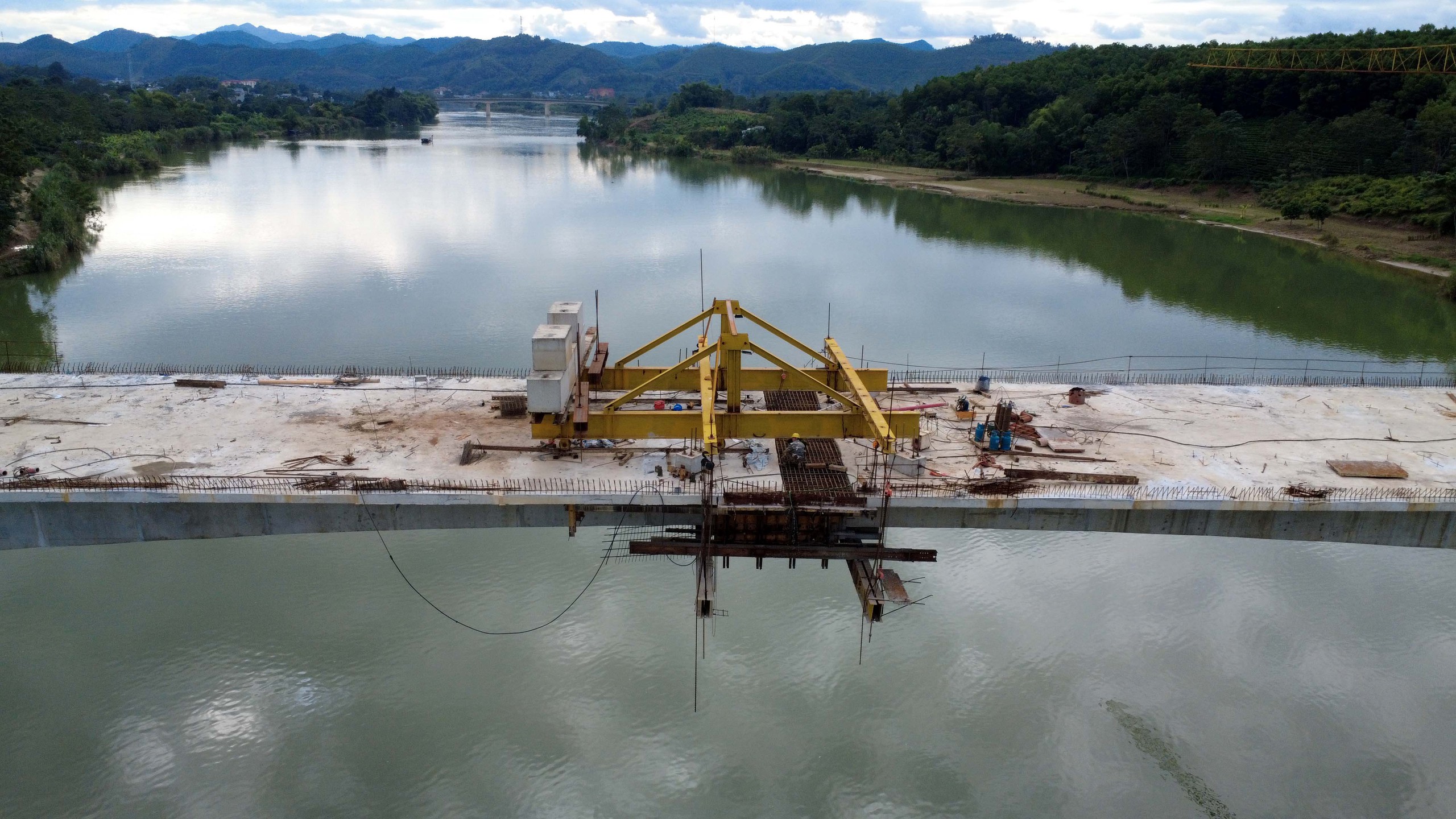 Hơn 600 ngày để cầu Hàm Yên trên cao tốc Tuyên Quang - Hà Giang sẵn sàng hợp long- Ảnh 19. Hơn 600 ngày để cầu Hàm Yên trên cao tốc Tuyên Quang - Hà Giang sẵn sàng hợp long- Ảnh 19.