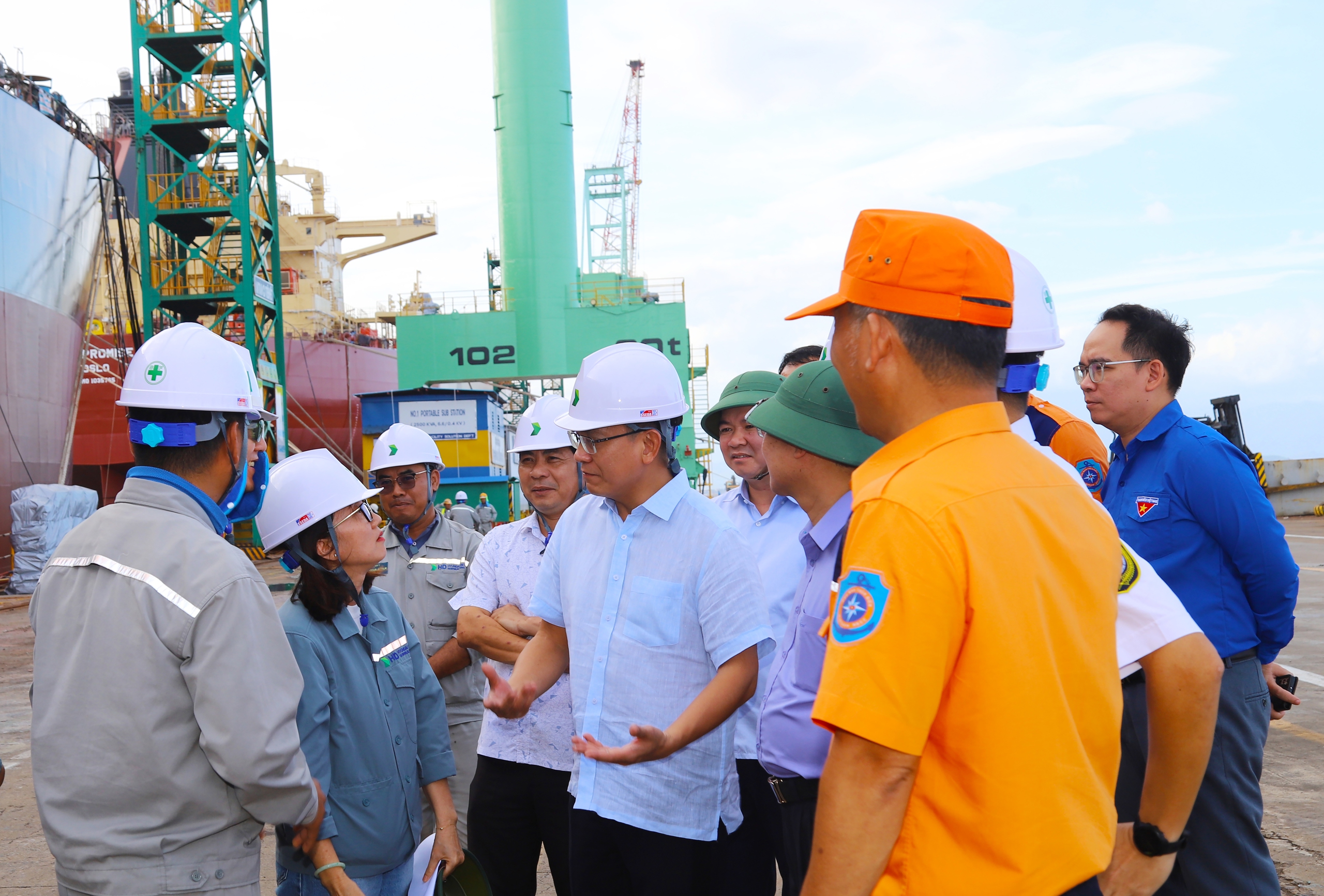 Ứng ph&oacute; b&atilde;o số 13: Kh&aacute;nh H&ograve;a th&agrave;nh lập 9 tổ c&ocirc;ng t&aacute;c- Ảnh 5.
