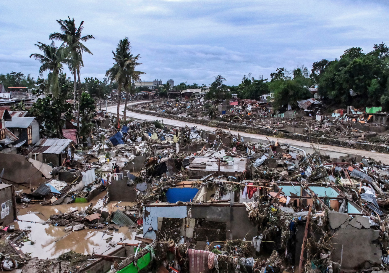 B&atilde;o Kalmaegi c&agrave;n qu&eacute;t miền trung Philippines, 66 người thiệt mạng- Ảnh 1.