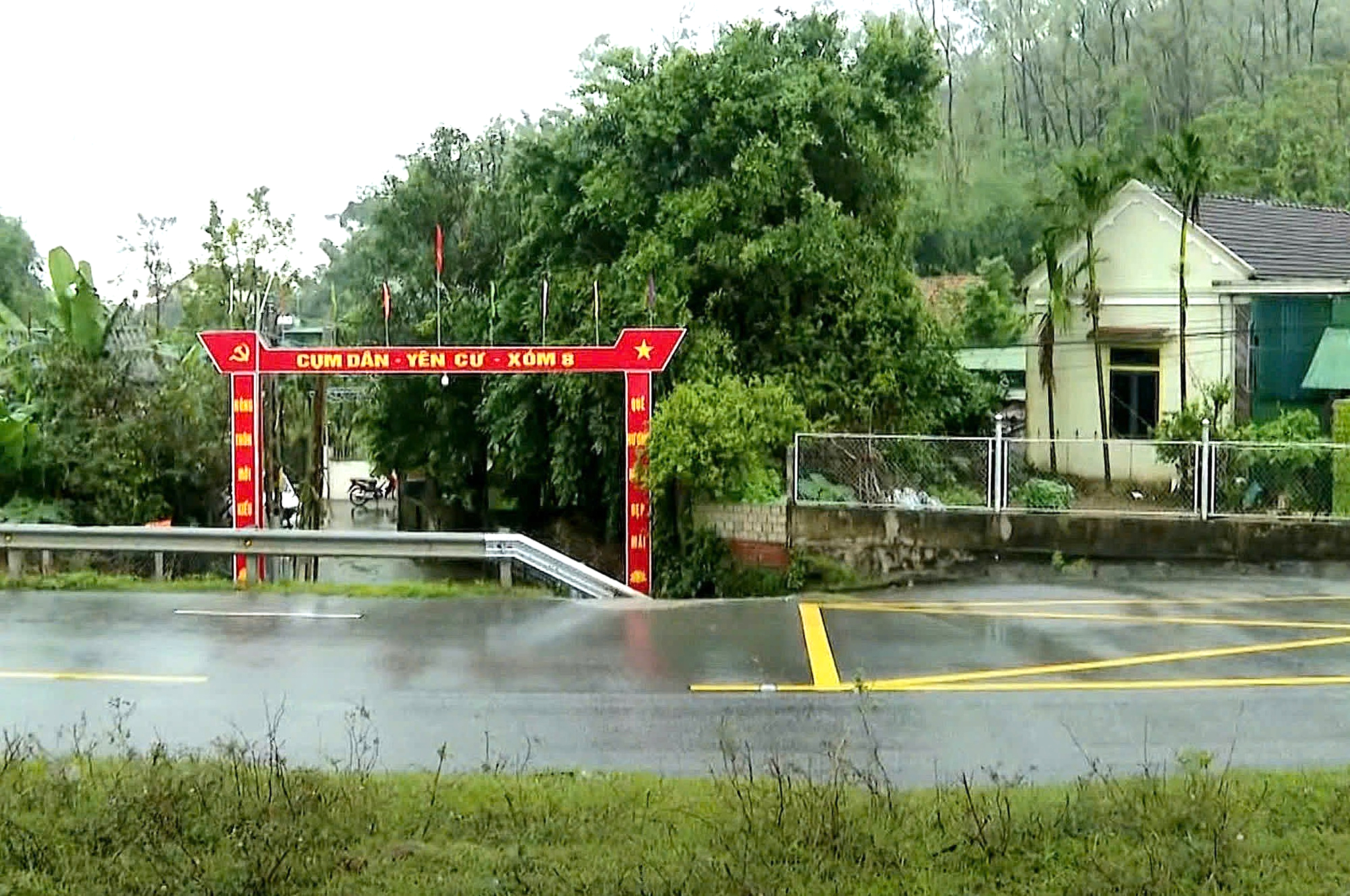 Nghệ An: Cần sớm triển khai giải ph&aacute;p chống sạt lở tại n&uacute;i Th&agrave;nh- Ảnh 4.