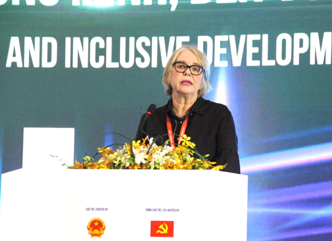 B&agrave; Michaela Baur nhận định, Việt Nam cần th&uacute;c đẩy m&ocirc; h&igrave;nh ph&aacute;t triển đ&ocirc; thị c&oacute; khả năng th&iacute;ch ứng với biến đổi kh&iacute; hậu.