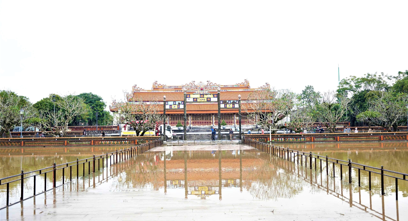 Bộ Văn h&oacute;a, Thể thao v&agrave; Du lịch chỉ đạo khắc phục sự cố sập tường Ho&agrave;ng th&agrave;nh Huế- Ảnh 2.