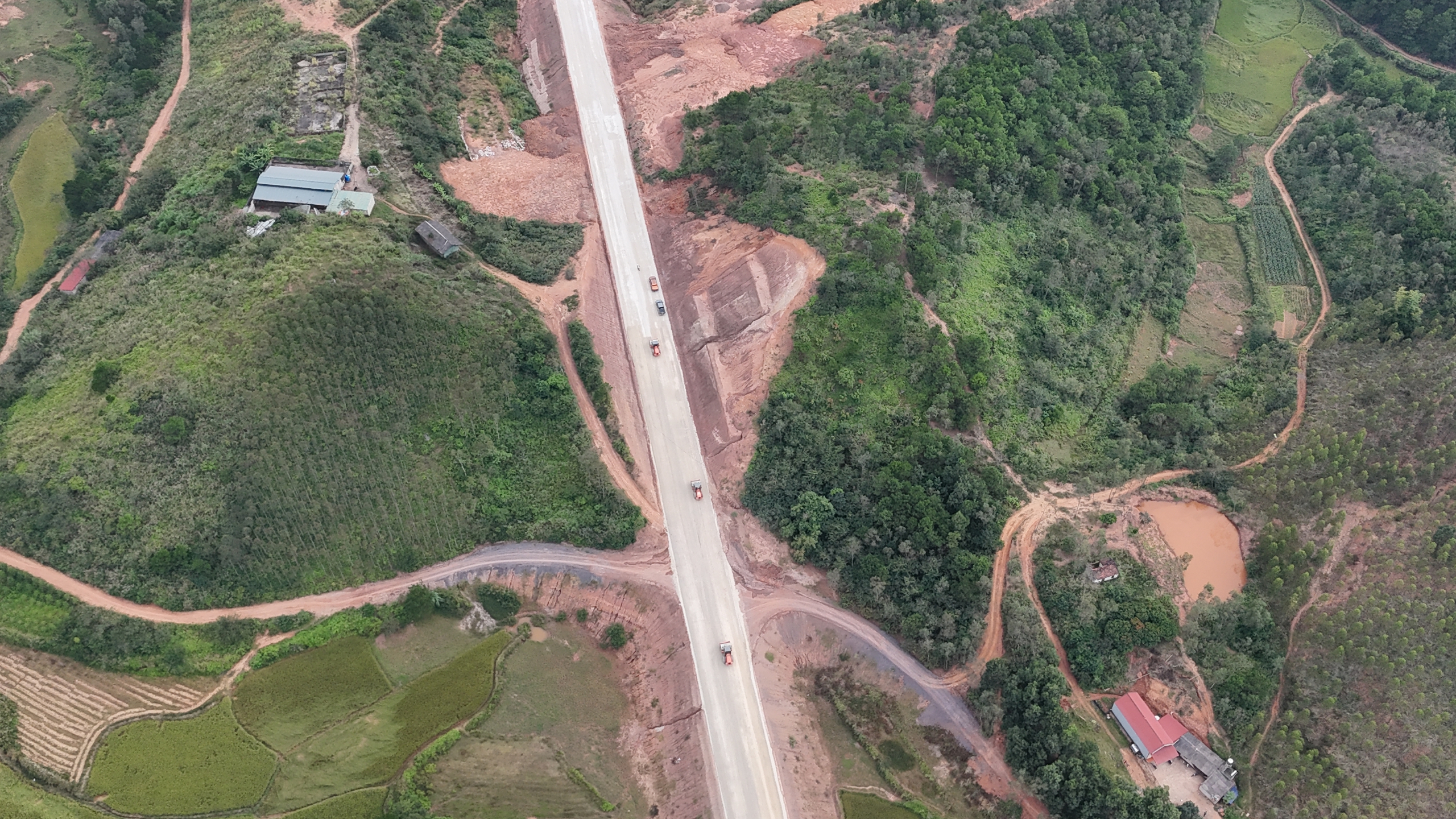 Nh&agrave; thầu tăng ca, quyết t&acirc;m đưa dự &aacute;n n&acirc;ng cấp quốc lộ 4B qua Lạng Sơn về đ&iacute;ch đ&uacute;ng hạn- Ảnh 10.