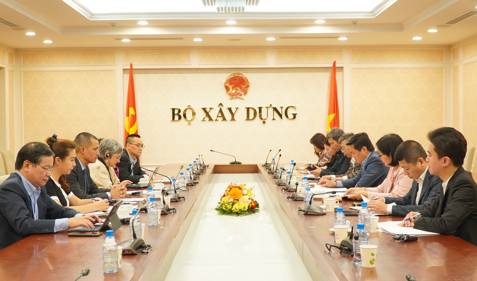 Bộ Xây dựng mong muốn mở rộng hợp tác hơn nữa với Ngân hàng ADB- Ảnh 1. Bộ Xây dựng mong muốn mở rộng hợp tác hơn nữa với Ngân hàng ADB- Ảnh 1.