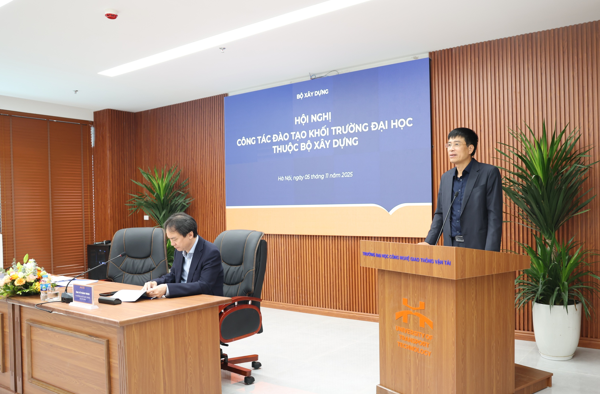 Đổi mới quản trị, n&acirc;ng cao chất lượng đ&agrave;o tạo trong c&aacute;c trường đại học ng&agrave;nh X&acirc;y dựng- Ảnh 1.