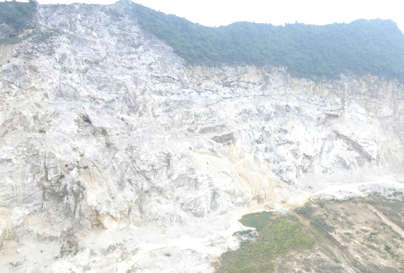 C&ocirc;ng ty Vissai Ninh B&igrave;nh nộp hơn 6,1 tỷ đồng khắc phục vi phạm khai th&aacute;c mỏ đ&aacute; v&ocirc;i- Ảnh 3.