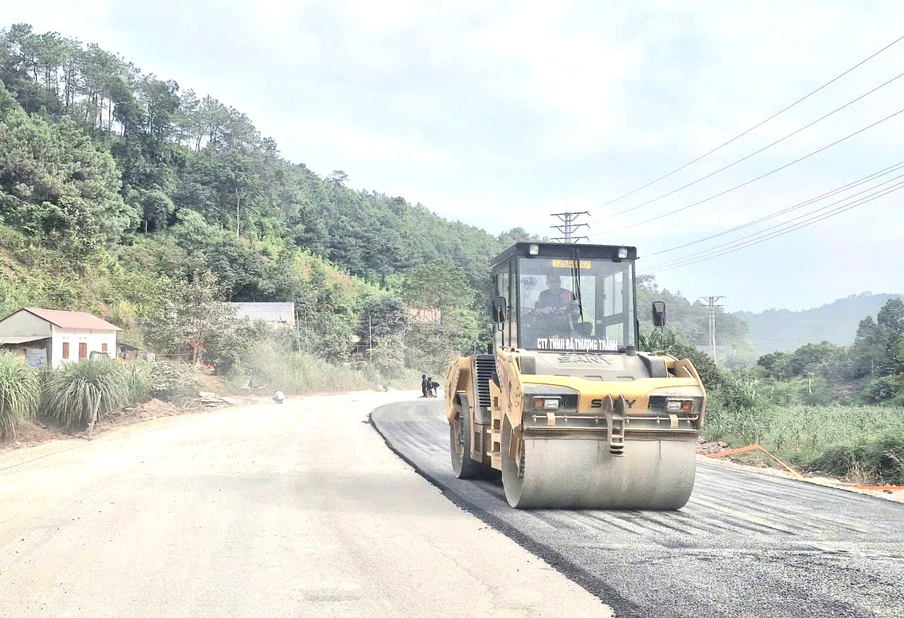 Nh&agrave; thầu tăng ca, quyết t&acirc;m đưa dự &aacute;n n&acirc;ng cấp quốc lộ 4B qua Lạng Sơn về đ&iacute;ch đ&uacute;ng hạn- Ảnh 14.
