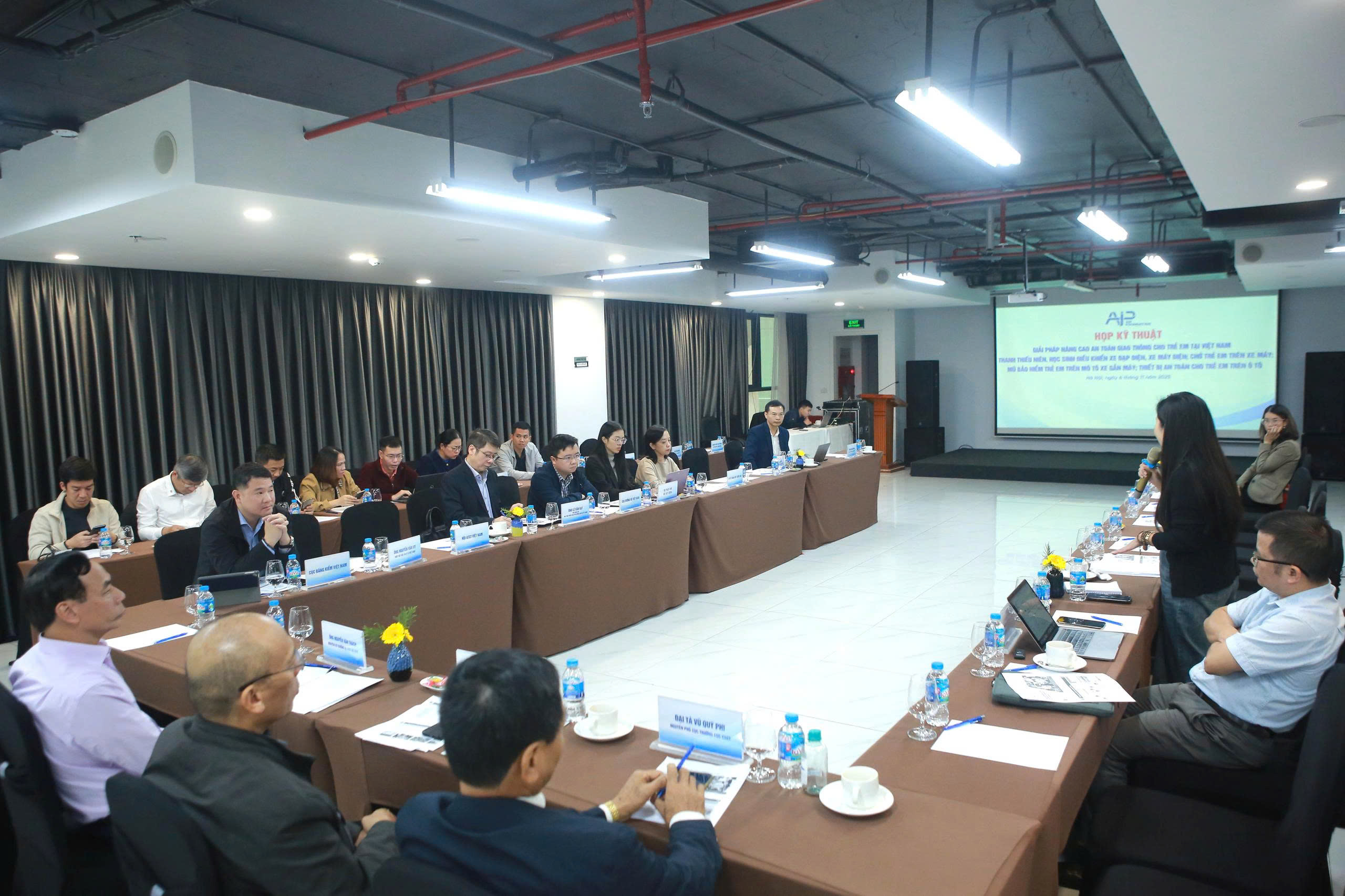 Kiến nghị chỉ xe &ocirc; t&ocirc; c&aacute; nh&acirc;n mới cần trang bị ghế an to&agrave;n cho trẻ em- Ảnh 1.