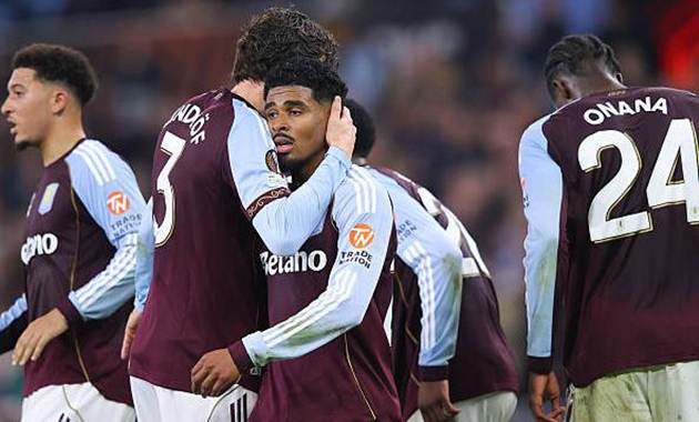 Europa League: Aston Villa thắng dễ, Nottingham bị cầm h&ograve;a- Ảnh 1.