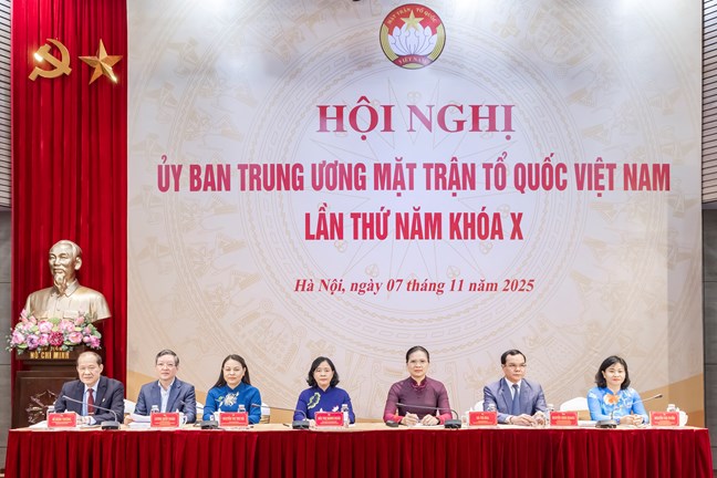 Nh&acirc;n sĩ, tr&iacute; thức đ&oacute;ng g&oacute;p nhiều &yacute; kiến t&acirc;m huyết v&agrave;o văn kiện Đại hội Đảng- Ảnh 1.