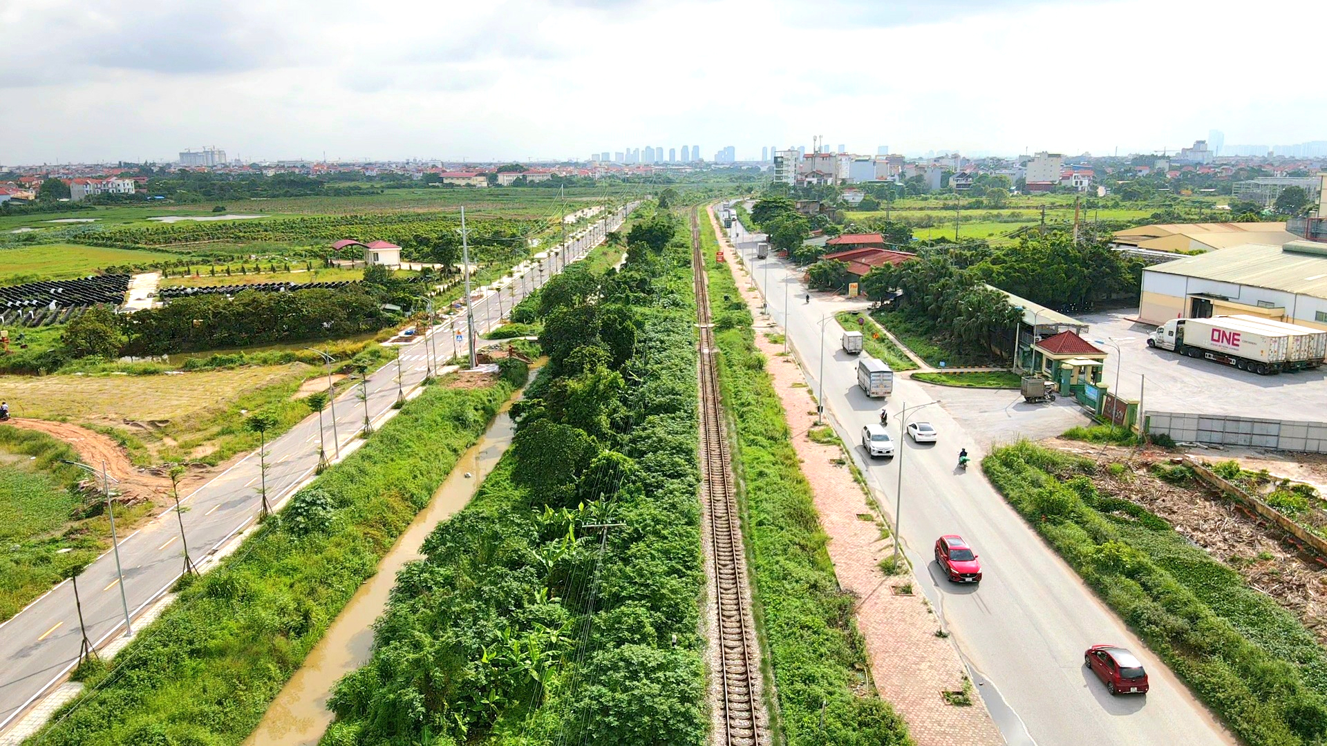 Hưng Yên: Quyết tâm xóa bỏ lối đi tự mở, đảm bảo an toàn giao thông đường sắt- Ảnh 2. Hưng Yên: Quyết tâm xóa bỏ lối đi tự mở, đảm bảo an toàn giao thông đường sắt- Ảnh 2.